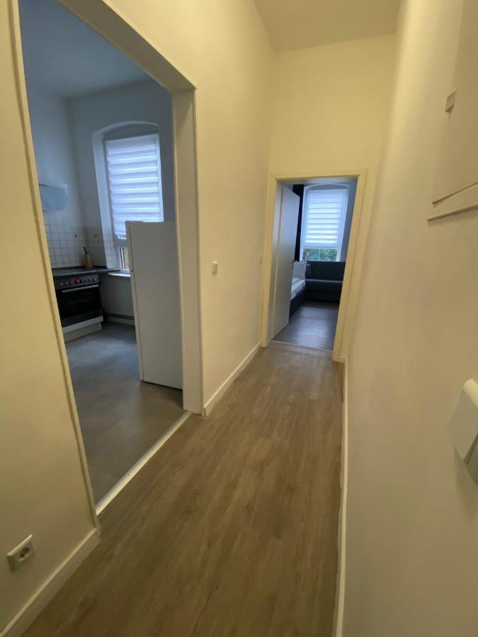 Modernes Apartment Mit 2 Schlafzimmern Und Privatparkplatz Nahe Innenstadt นอยมึนสเตอร์ ภายนอก รูปภาพ