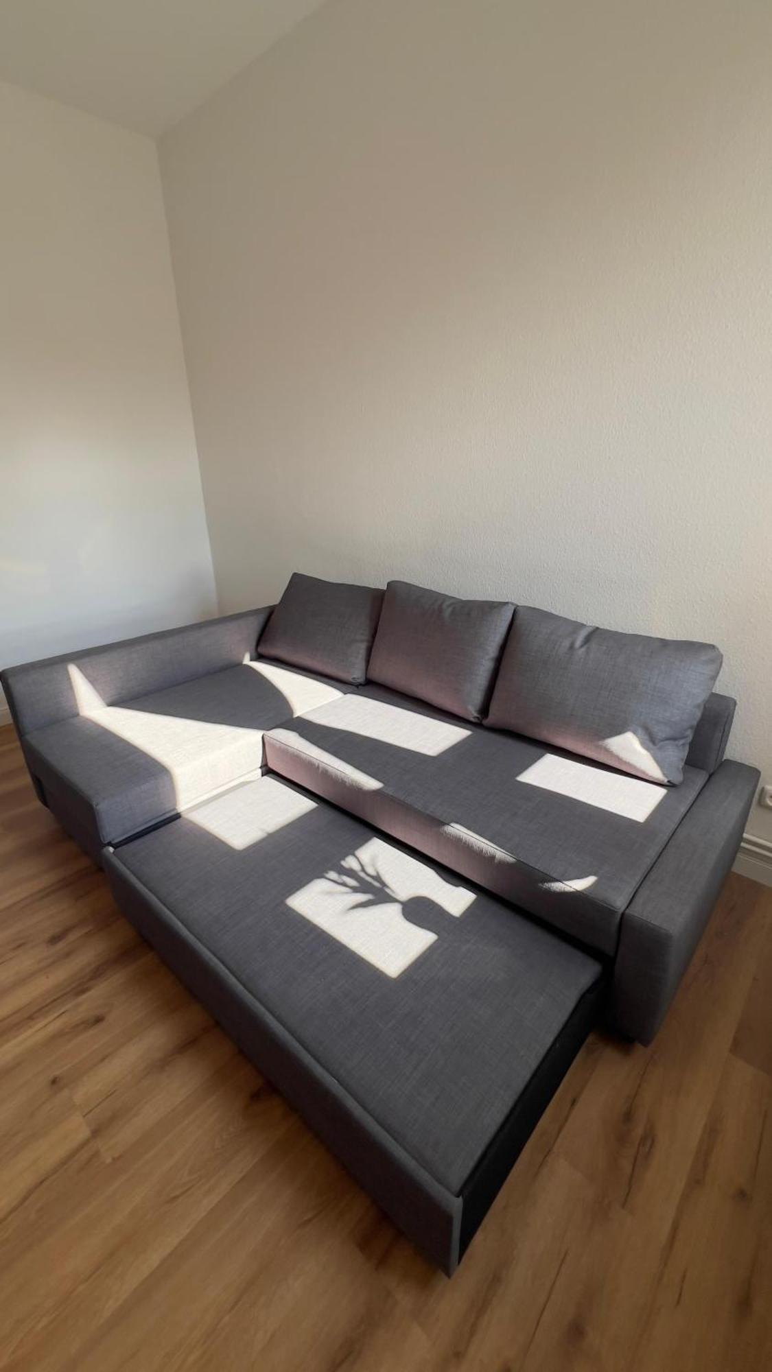 Modernes Apartment Mit 2 Schlafzimmern Und Privatparkplatz Nahe Innenstadt นอยมึนสเตอร์ ภายนอก รูปภาพ