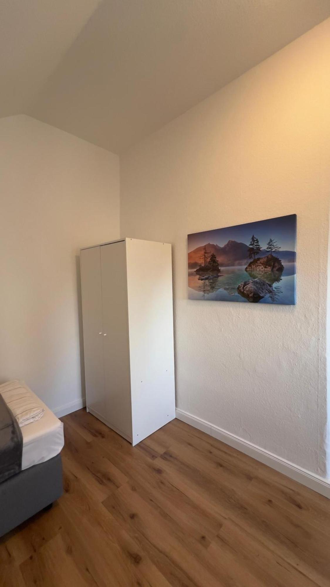 Modernes Apartment Mit 2 Schlafzimmern Und Privatparkplatz Nahe Innenstadt นอยมึนสเตอร์ ภายนอก รูปภาพ