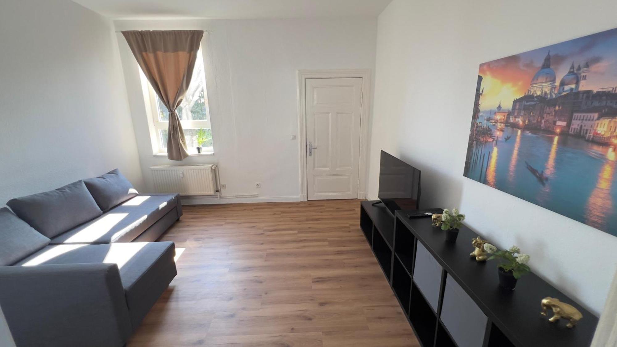 Modernes Apartment Mit 2 Schlafzimmern Und Privatparkplatz Nahe Innenstadt นอยมึนสเตอร์ ภายนอก รูปภาพ