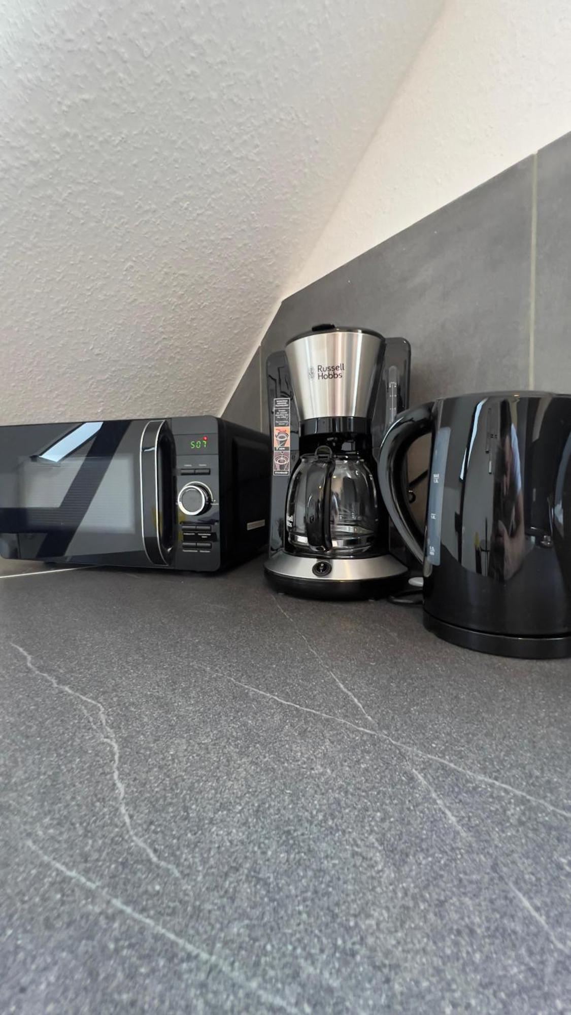 Modernes Apartment Mit 2 Schlafzimmern Und Privatparkplatz Nahe Innenstadt นอยมึนสเตอร์ ภายนอก รูปภาพ